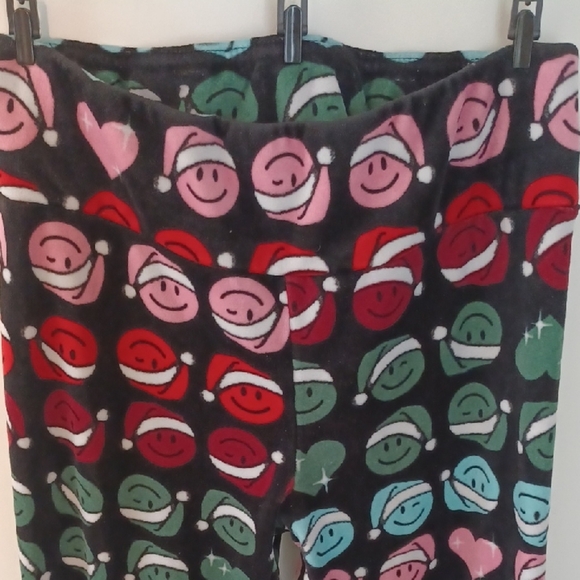 No Boundaries Red and Pink Leggings Fun Cartoon Print - Picture 3 of 5